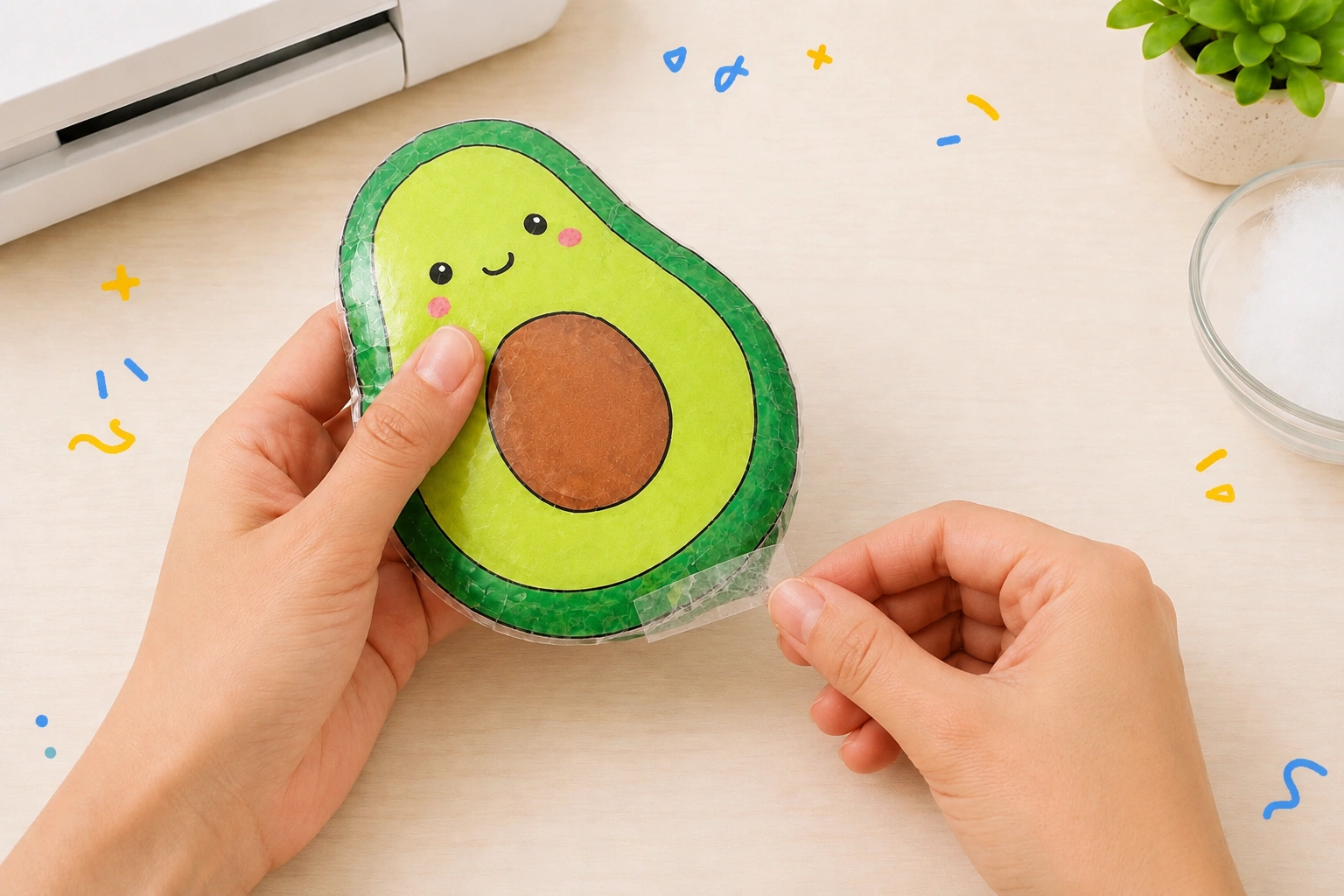 Passo 7: Fechando a última abertura do paper squishy com fita transparente